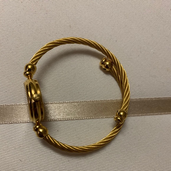 Gucci watch - Picture 7 of 8